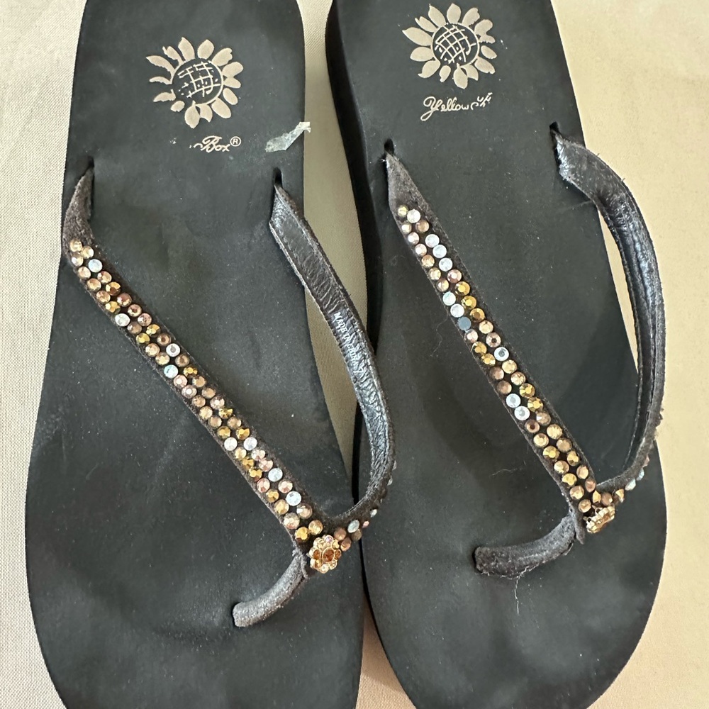 Size 7 Yellowbox brand flip flops with rhinestones